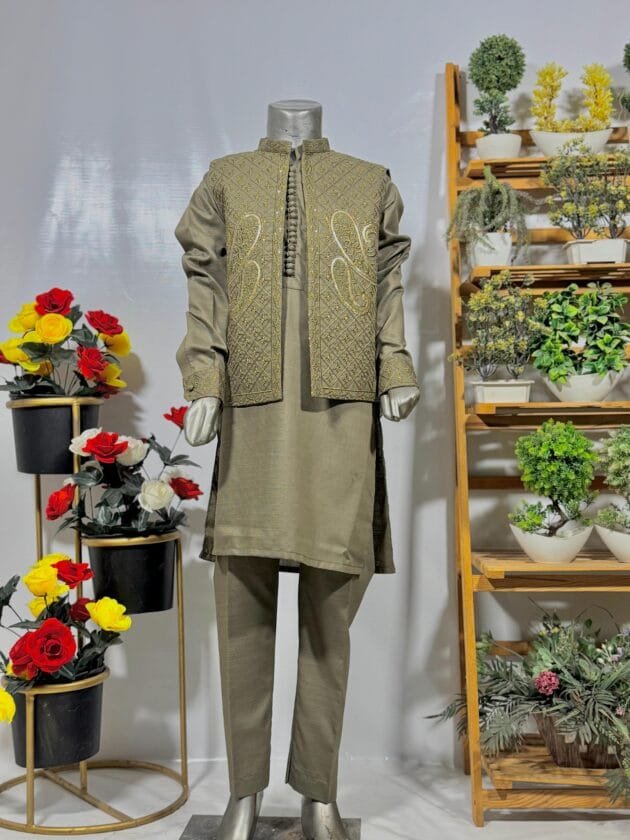 3-Piece Suit with Embroidered Waistcoat - Image 2